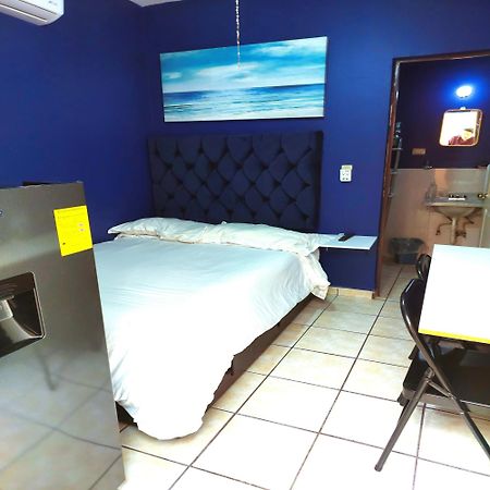 Habitacion 11 Independiente Con Mucha Privacidad ,Cerca Del Consulado , Cas , A 200 Mts Del Vado Del Rio Hermosillo Esterno foto